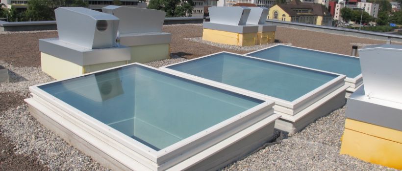 Fenêtre de toit plat avec triple vitrage isolant