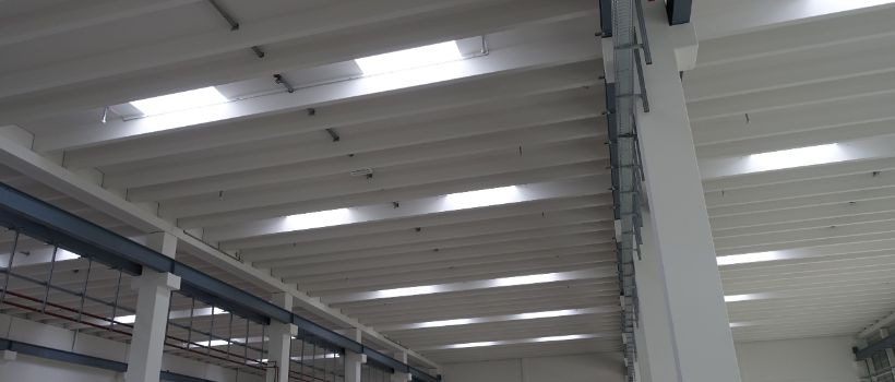 Puits de lumière dans la halle de fabrication, Vuadens/FR