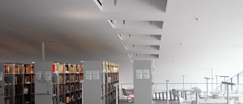 Innenansicht eingebauter Lichtkuppeln, Rolex Learning Center Lausanne 