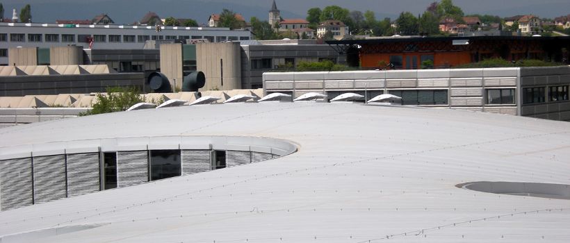 Quadratische ISBA-Lichtkuppeln mit RWA-Steuerung, Rolex Learning Center in Lausanne 