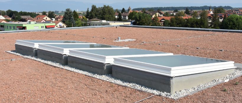 Lanterneau pour toit plat, montées très près les unes des autres<br/>